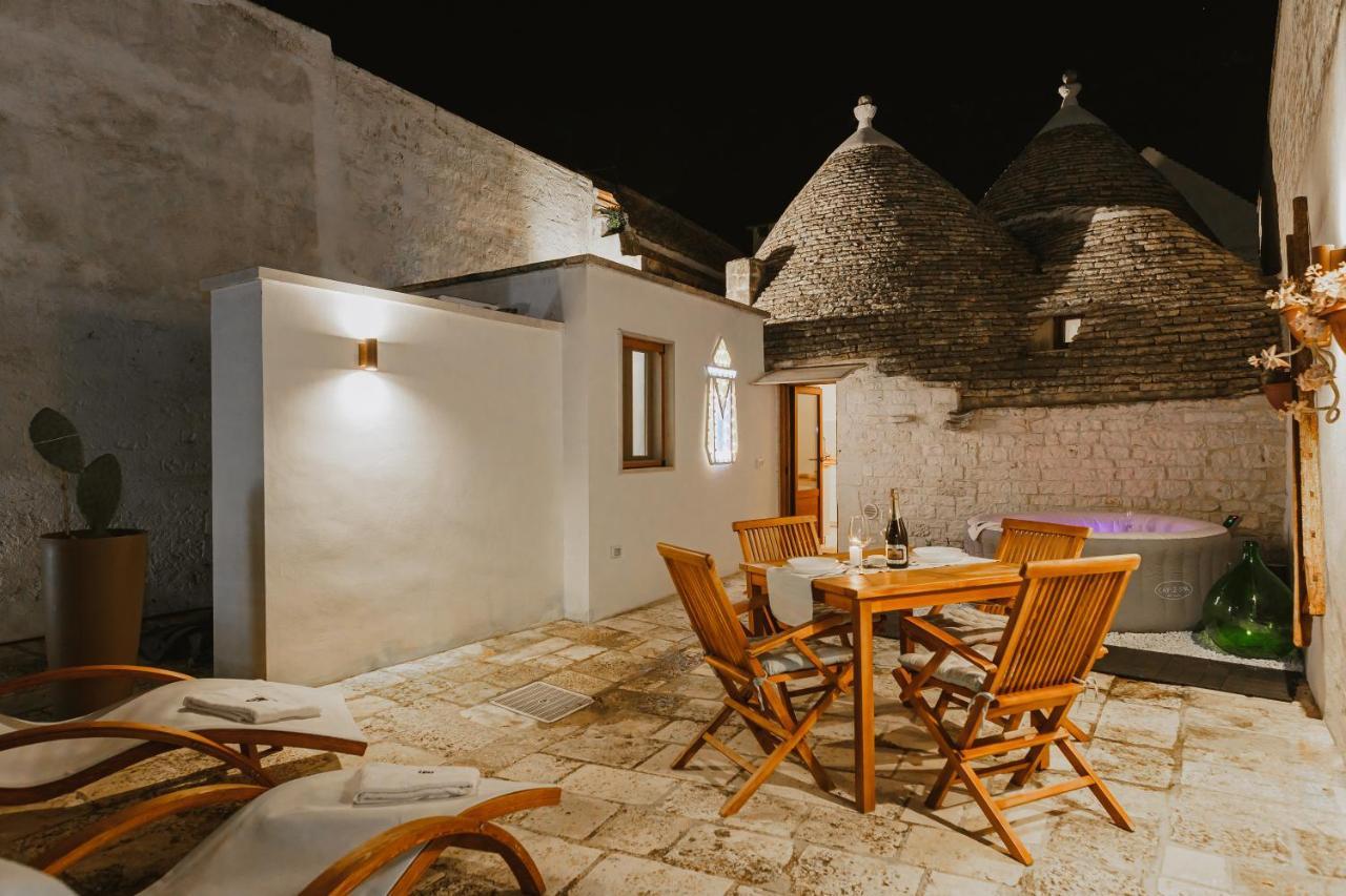 Milestones Modern Suite Trullo Jacuzzi Spa & Relax 알베르벨로 외부 사진
